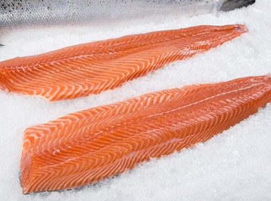 5 kg Zalmzijde's met vel om zelf te roken (diepvries)  0,9-1,1 kilo p.s. 