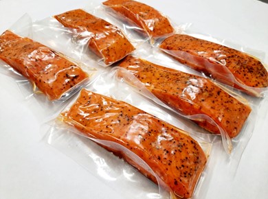 1 kilo warm gerookt zalmmoten (citroen peper)