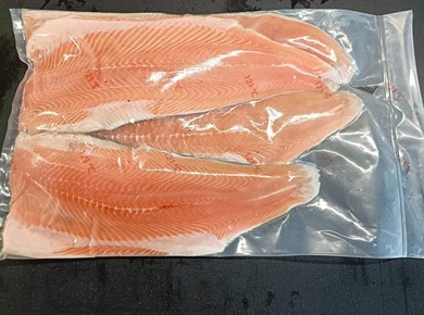 2,5 kilo Noorse zalmzijdes (diepvries) (+/- 500 gram per stuk)